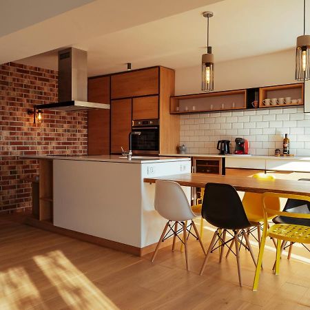 Central Modern Design Apartment Бухарест Экстерьер фото