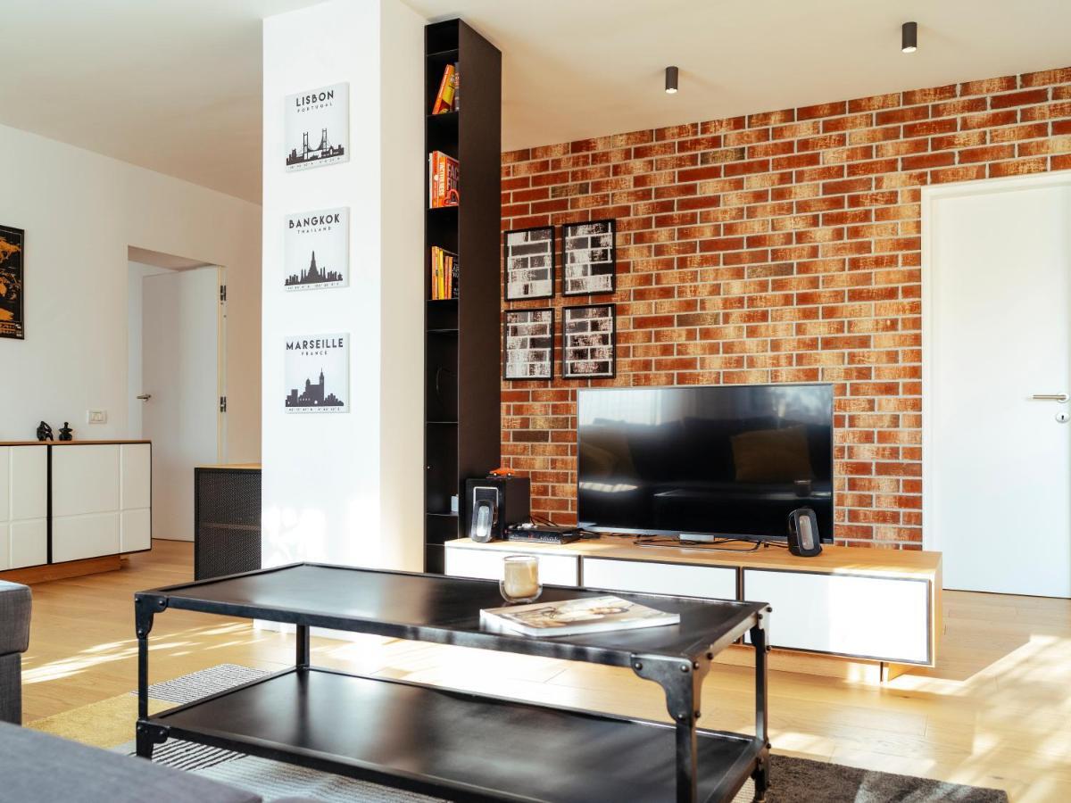 Central Modern Design Apartment Бухарест Экстерьер фото